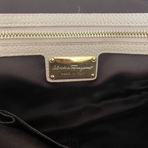 Salvatore Ferragamo Tan Shoulder Bag - Picture 6 of 7